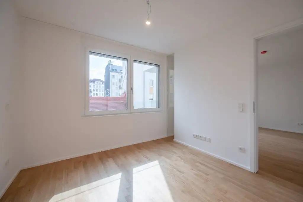 ++MOLLARD 50++ Modern 2-room apartment in a prime downtown location (1/16)