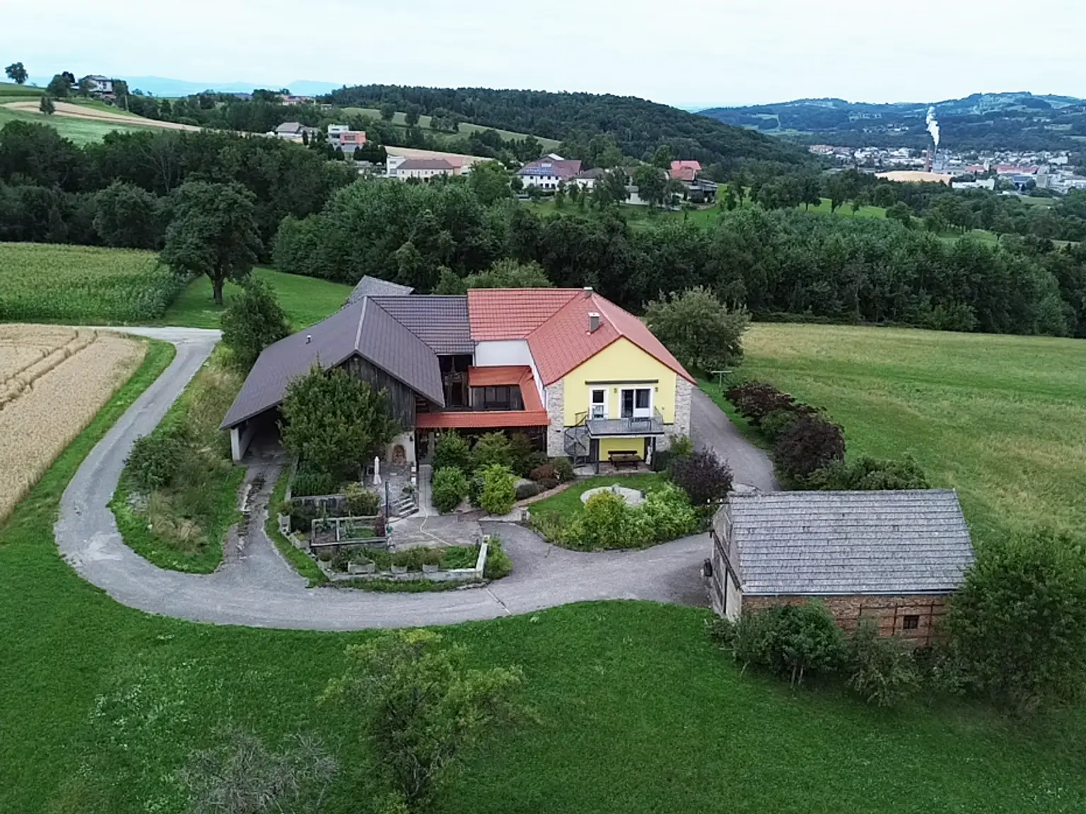 Traumhaftes Bauernhaus in Alleinlage mit Blick auf den Sonntagberg – 13 Hektar Natur pur im Ybbstal