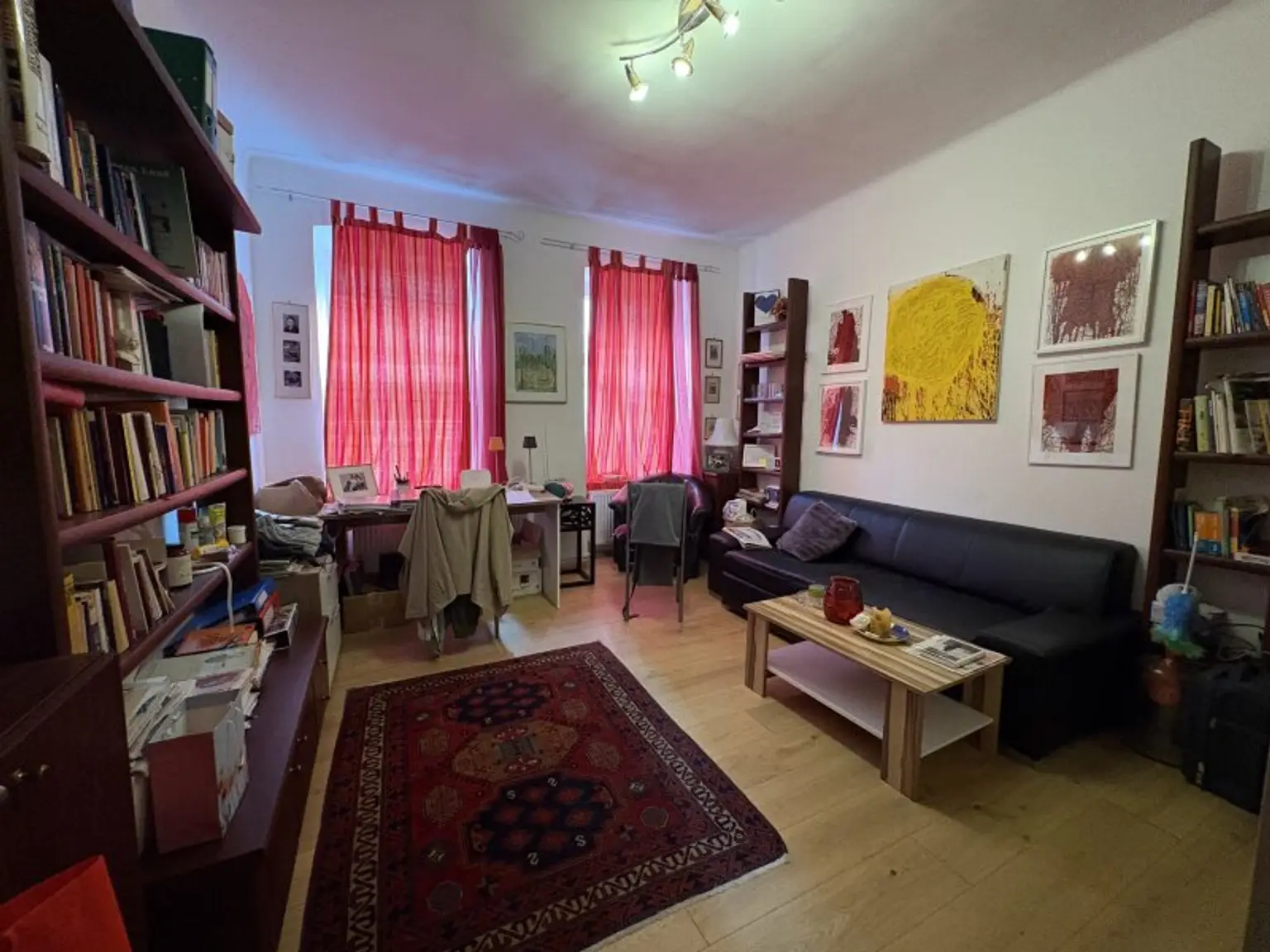 Vollrenovierter Altbau-Charme mit Wohlfühlfaktor