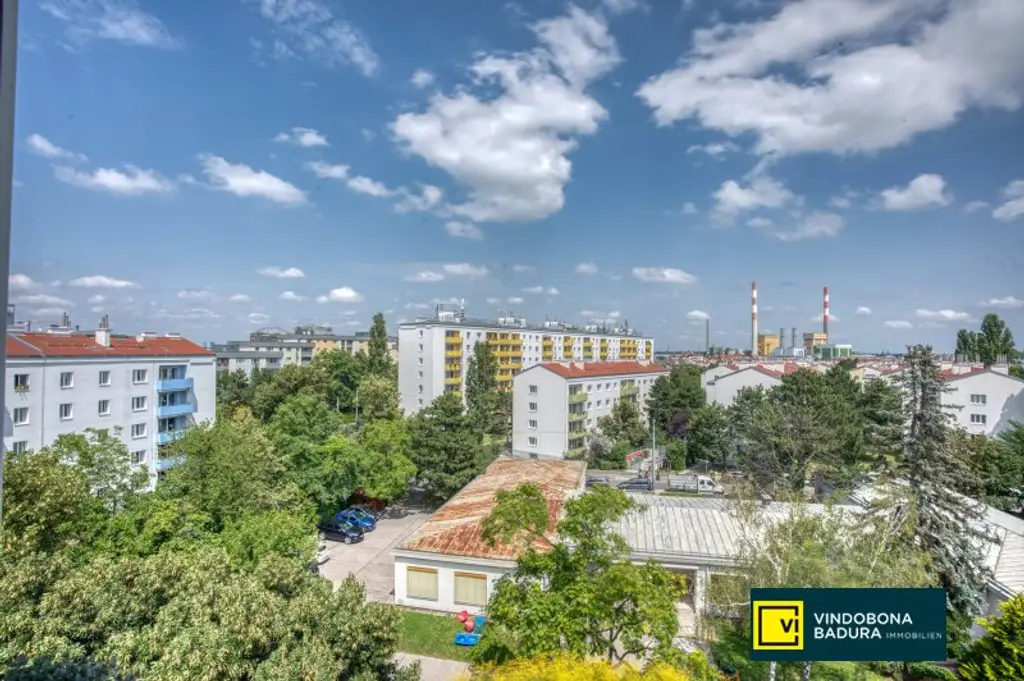 Helle und großzügige 3-Zimmer Wohnung mit Loggia | Teilmöbliert