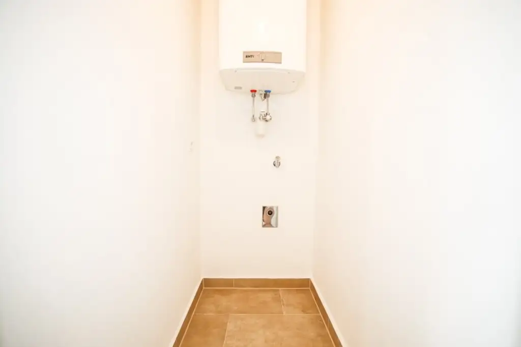 !! WOW !! I TOP-GRUNDRISS I BALKON I BADEWANNE I MODERN SANIERT I OFFENE KÜCHE I 4. STOCK MIT LIFT I HAUSTIERE WILLKOMMEN I PROJEKT WOHNEN I
