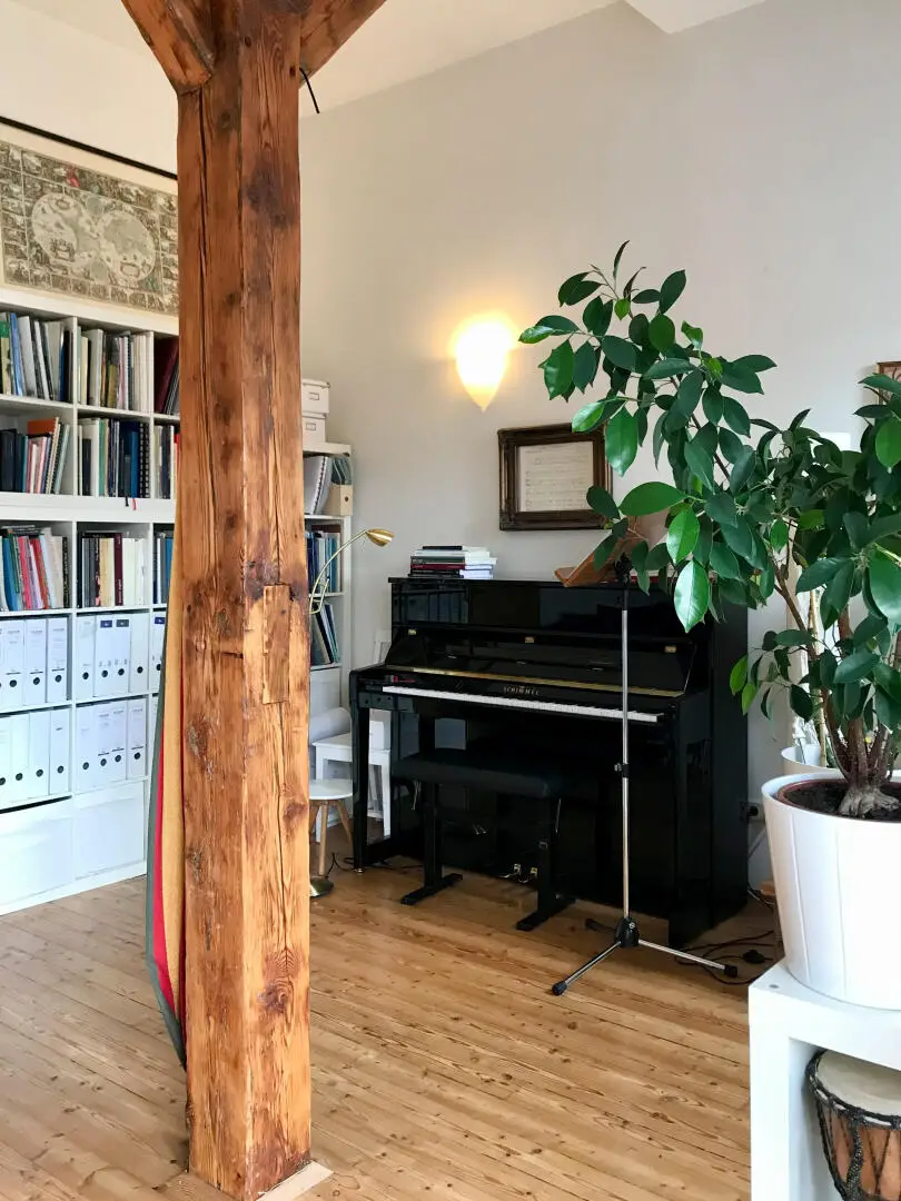 Charmante 3-Zimmer-Dachgeschosswohnung mit Lift am Opernring – Urbanes Wohnen im Herzen von Graz