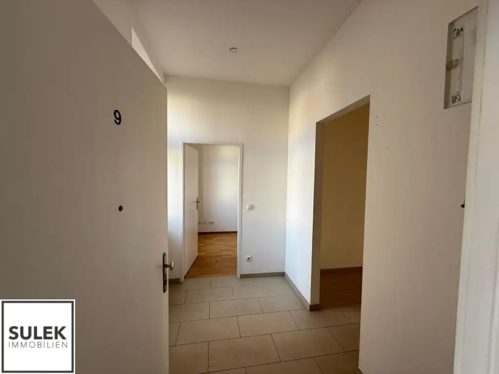 Ganzes Haus zu mieten: 1 Geschäftslokal, 1 Büro, 2 Wohnungen nahe U1