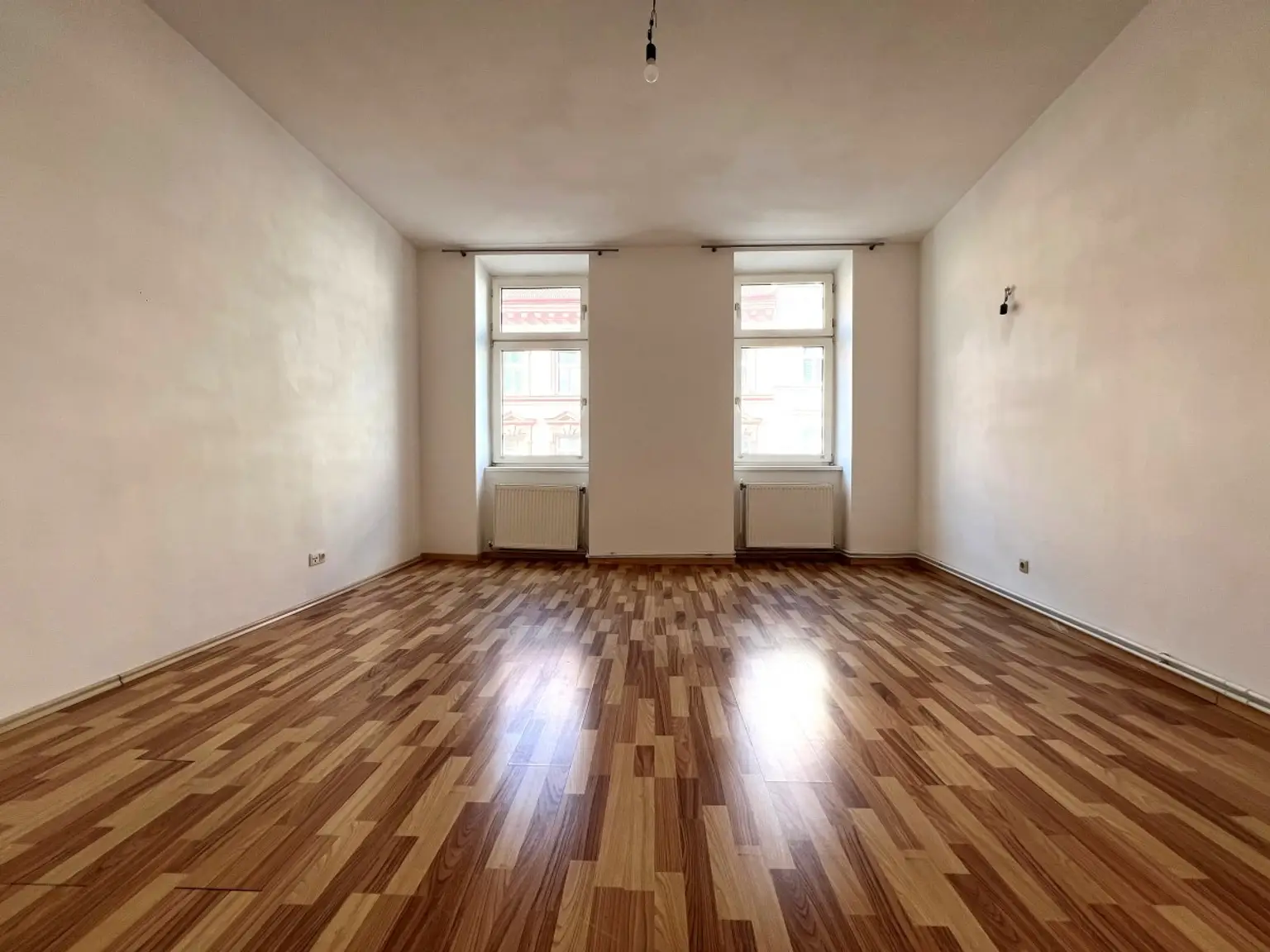 15 | PÄRCHENHIT - Nähe JÄGERSTRASSE | Prima Service Immobilien