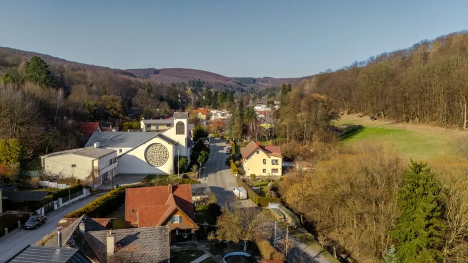 10 Minuten zum Auhof Center! ERSTBEZUG! Doppelhaushälfte mit 170 m2 Wohnfläche in ruhiger Wohnlage mit Grünblick!