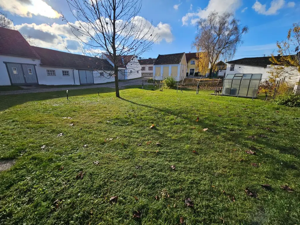 Gepflegtes Haus mit Stadel und Nebenräumen