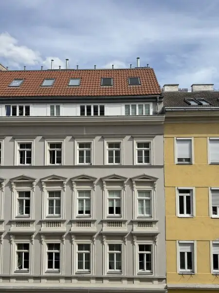 Charmante Altbauperle: Lichtdurchflutete 2-Zimmer-Wohnung im Herzen des 2. Bezirks