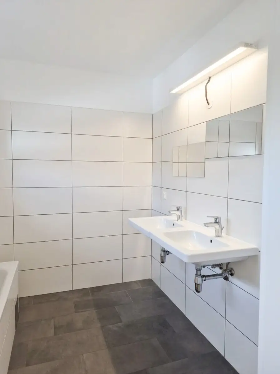 Reihenhaus mit Dachterrassen-Views – Dein Traumhaus wartet!