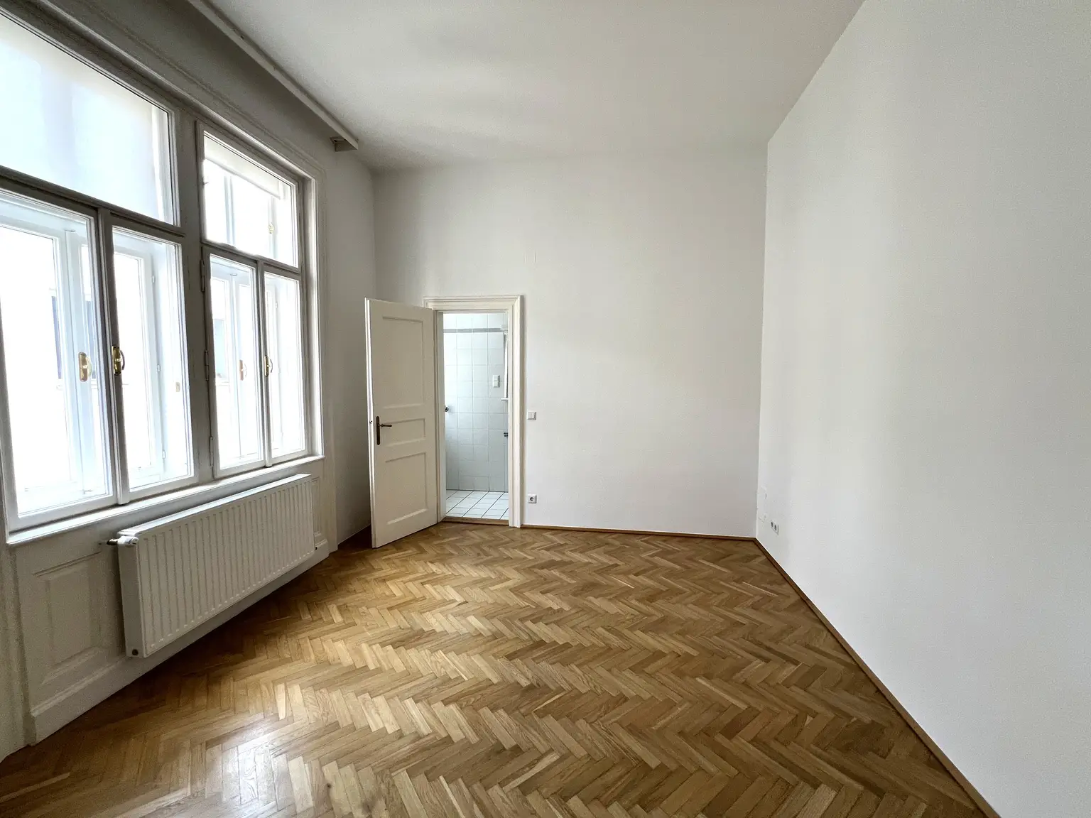 Stilvolle 6-Zimmer Wohnung im repräsentativen Haus