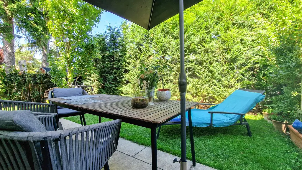 Niedrigenergie-Doppelhaushälfte in Mauer. 5 Zimmer, Terrasse, Garten und Autostellplatz