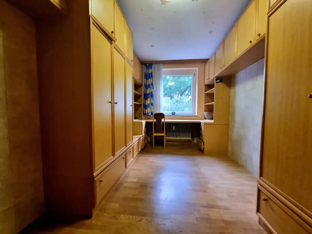 3-Zimmer Erdgeschoss Wohnung mit Loggia!
