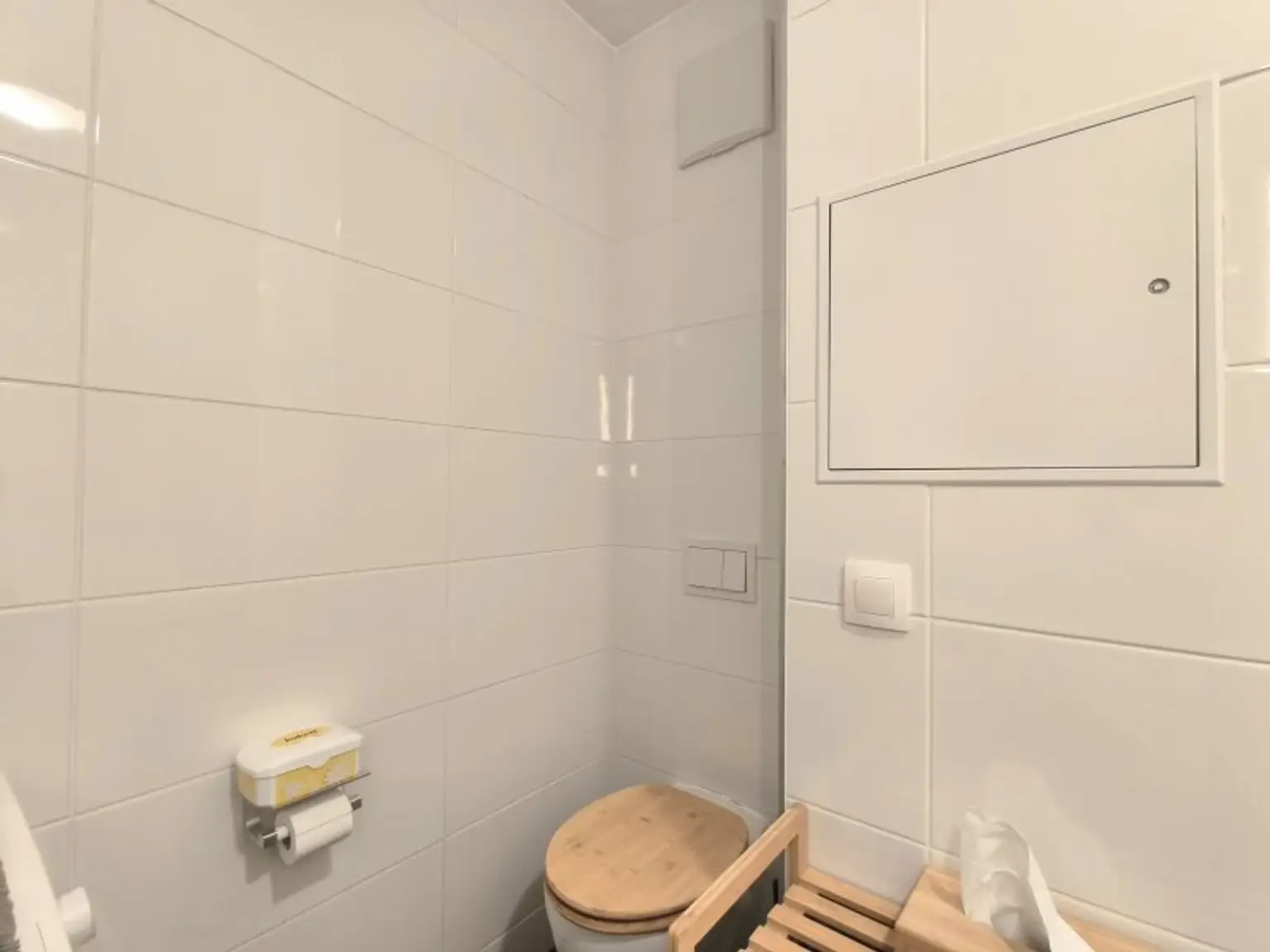 3-Zimmer-Dachgeschosswohnung mit 2 Balkonen, Wintergarten-Loggia & Weitblick - U2 Hardeggasse fußläufig - Klimaanlage & Küche