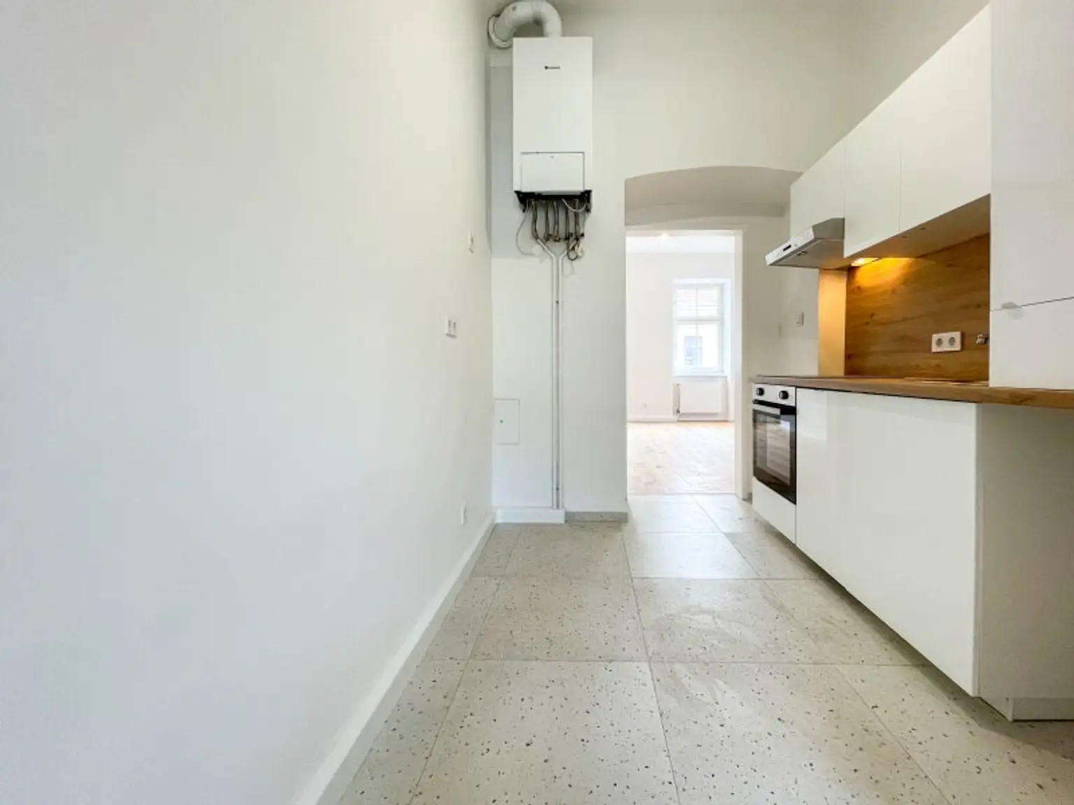 NÄHE AUGARTEN: helle sanierte 3-Zimmerwohnung inkl. neuer Küche und neuem Bad