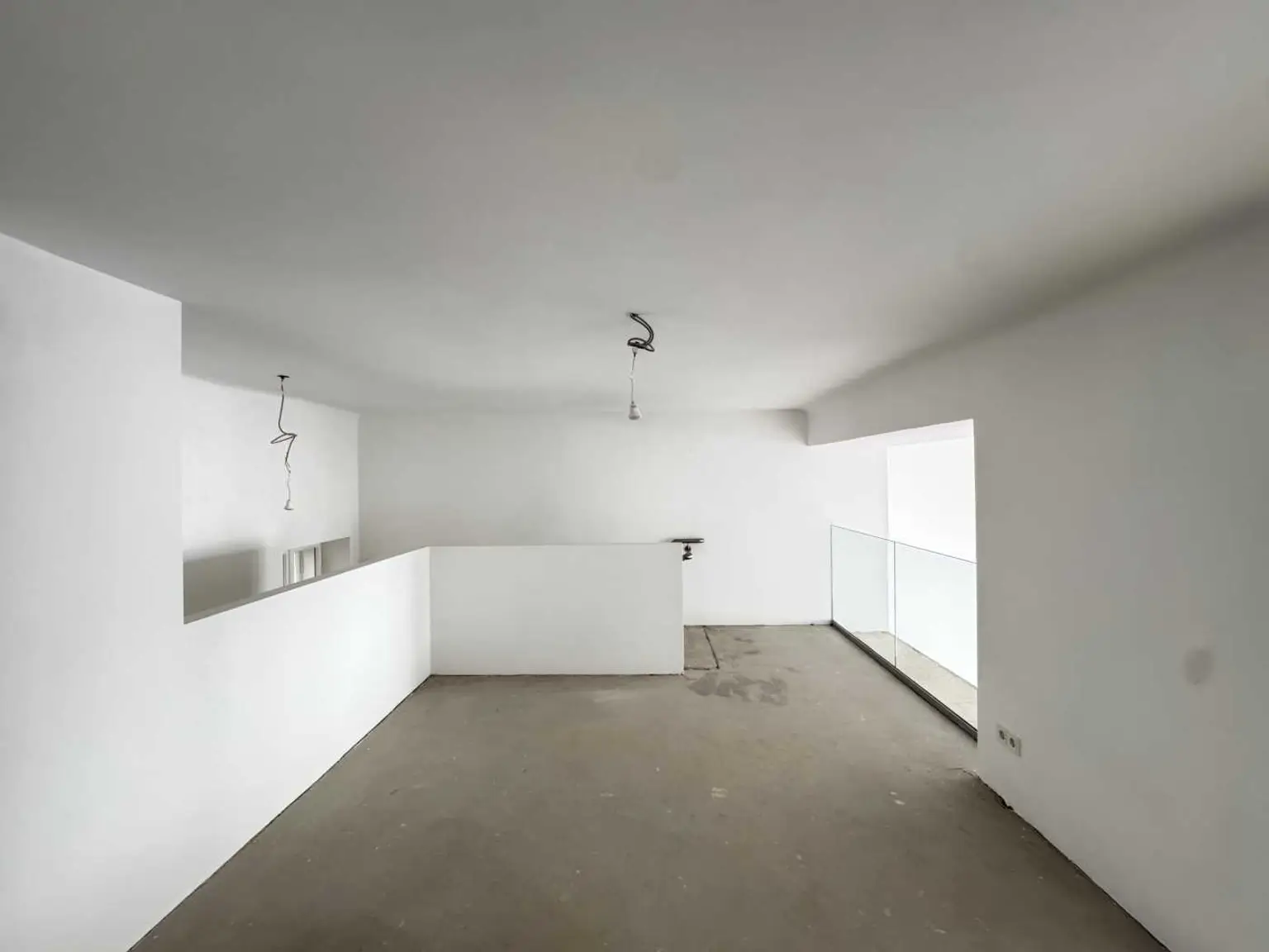 Moderne Geschäftsflächen im Edelrohbau zu mieten!