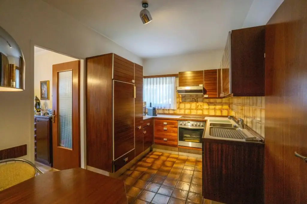 Eckreihenhaus mit Einfamilienhauscharakter in zentrumsnaher Aussichtsslage