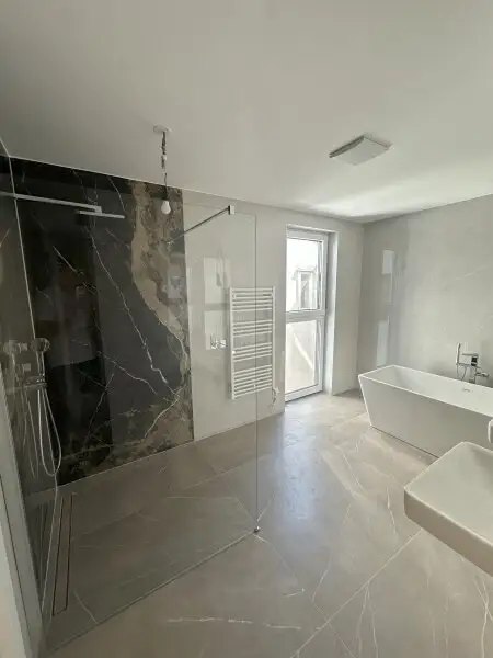 Elegantes Wohnen über den Dächern Wiens - exklusive 4 Zimmer Dachgeschosswohnung mit Terrasse