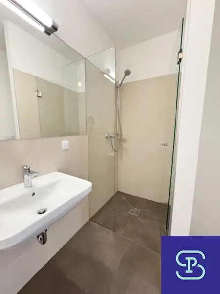 Moderne 68m² DG-Wohnung mit Einbauküche Nähe Pilgramgasse - 1050 Wien