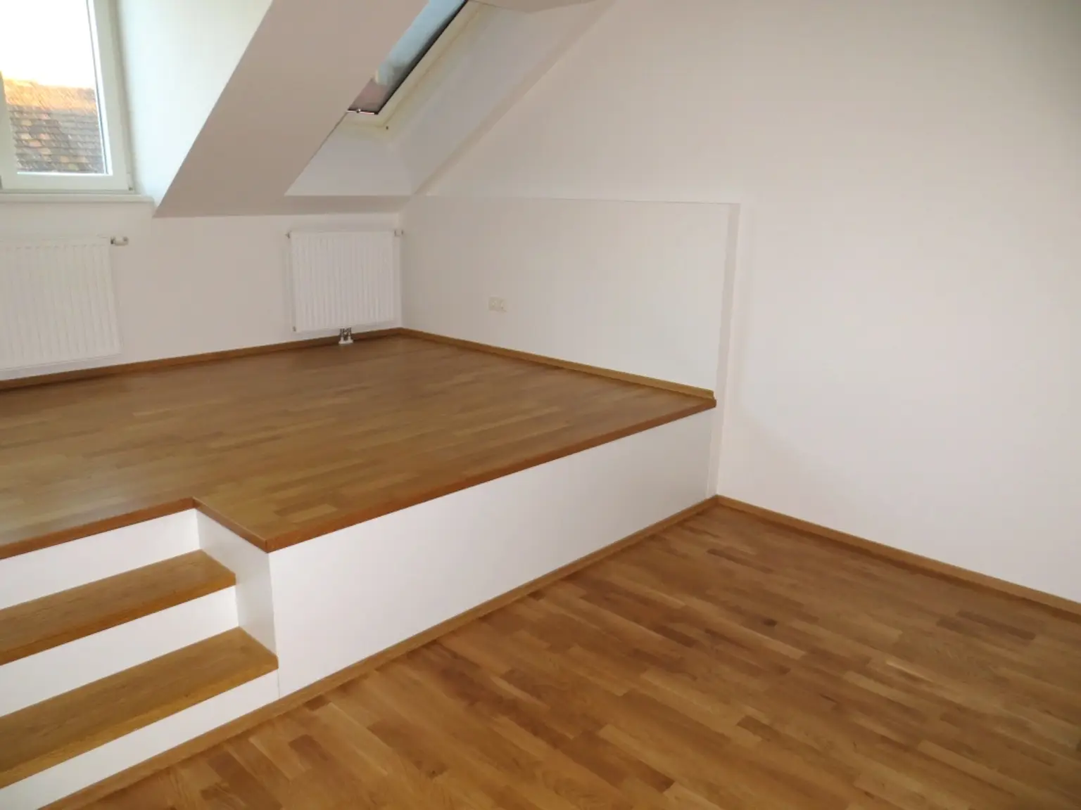 Schöne Einraum-Dachgeschosswohnung -
Nähe S-Bahn- Station Penzing