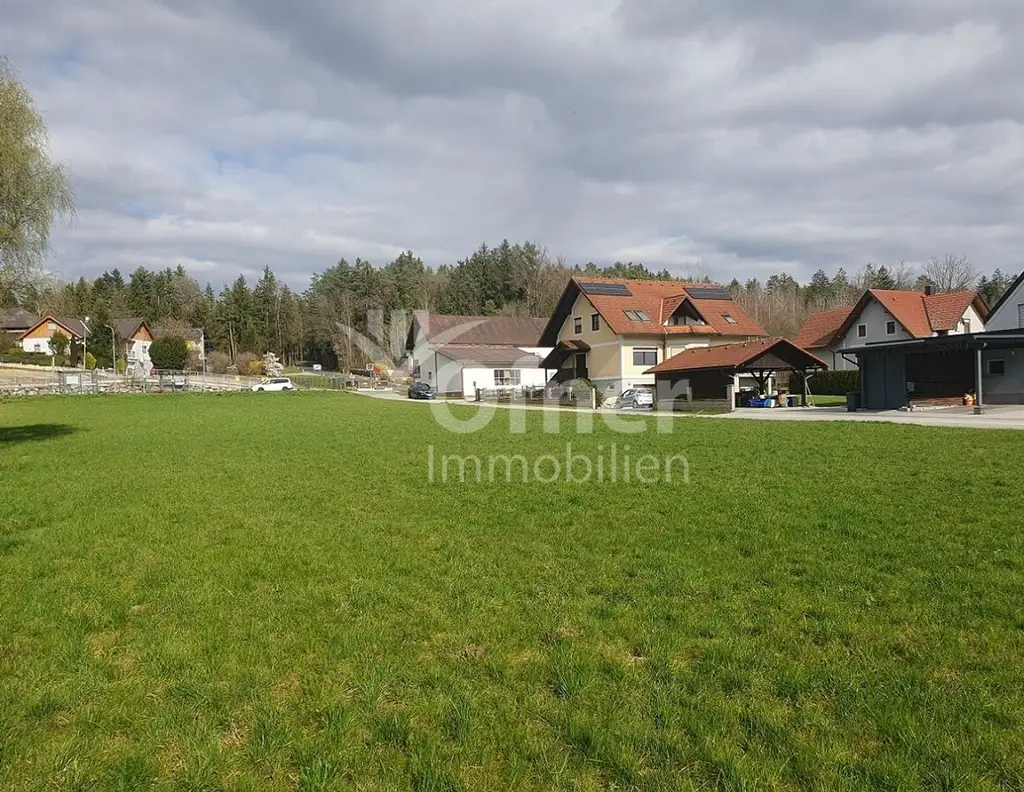 Sonniges Baugrundstück in schöner Grünlage - 15 km von Graz