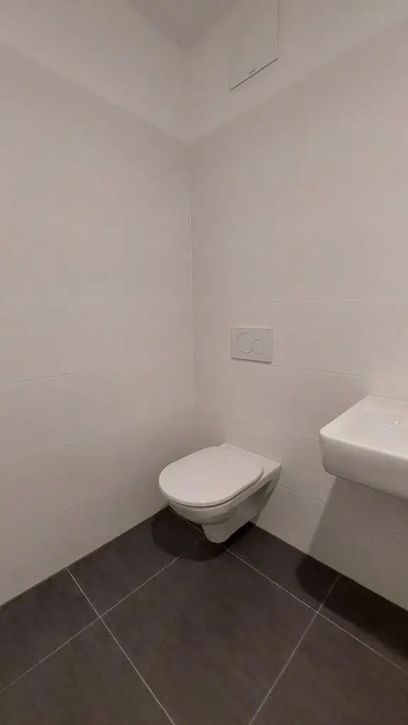 8 WC MTW 2201