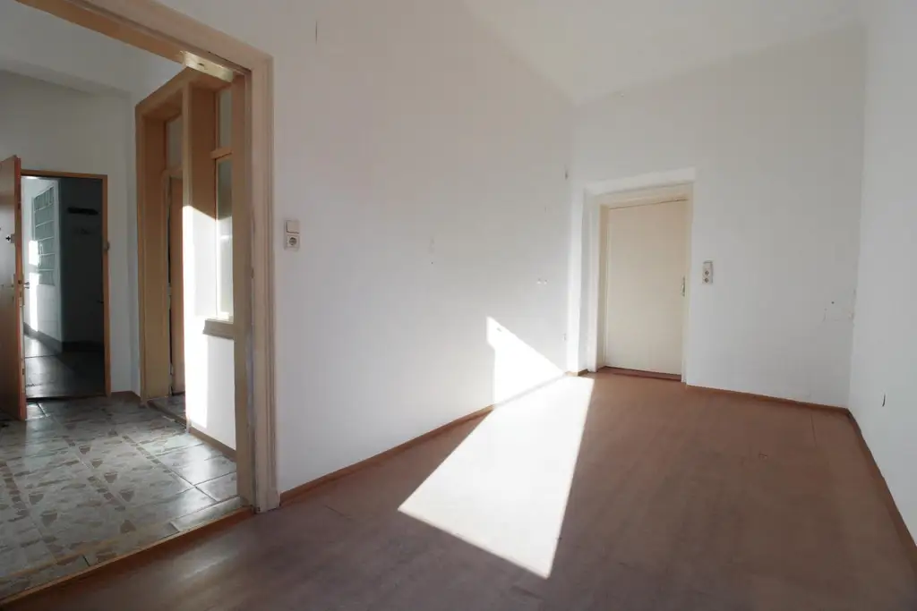 Altbauwohnung mit Potenzial in begehrter Lage von Währing