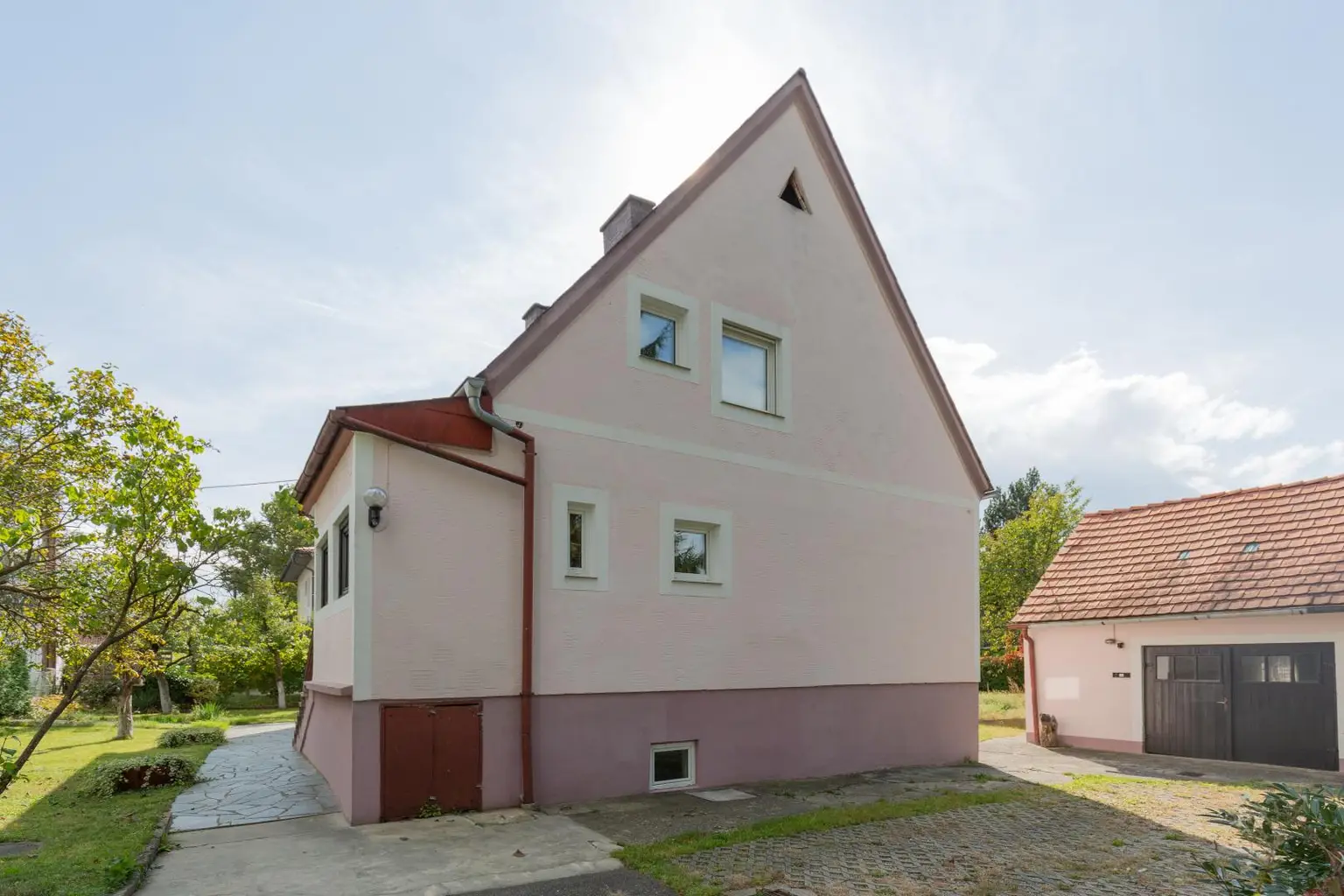 Frühjahrsaufnahme Hausansicht