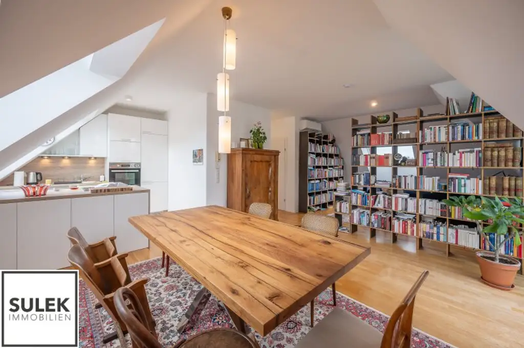 Ab Dezember: zentral begehbare 3 Zimmer Dachgeschoss Wohnung mit südseitigem Balkon im Herzen Döblings!