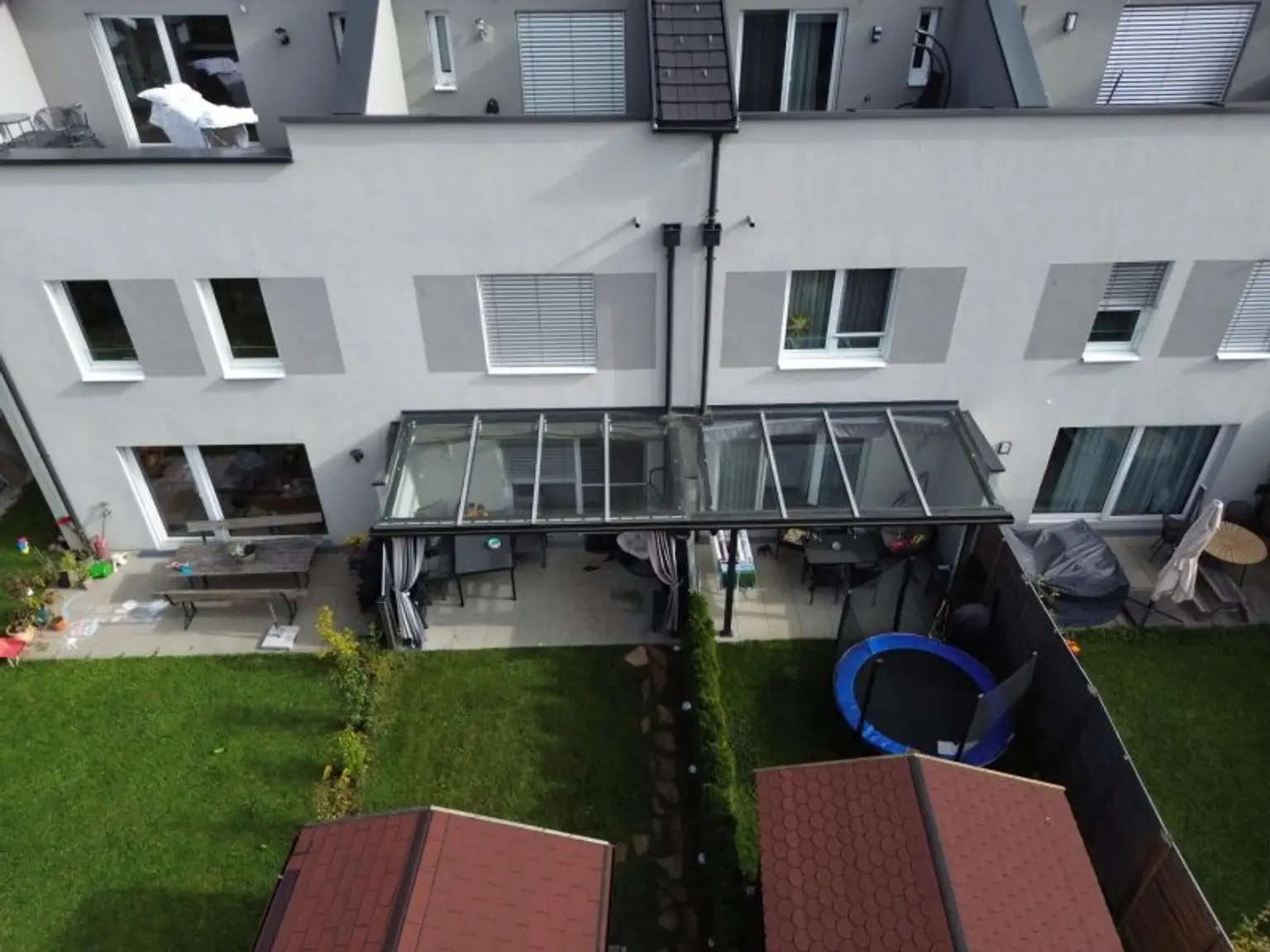 Terrasse mit Eigengarten