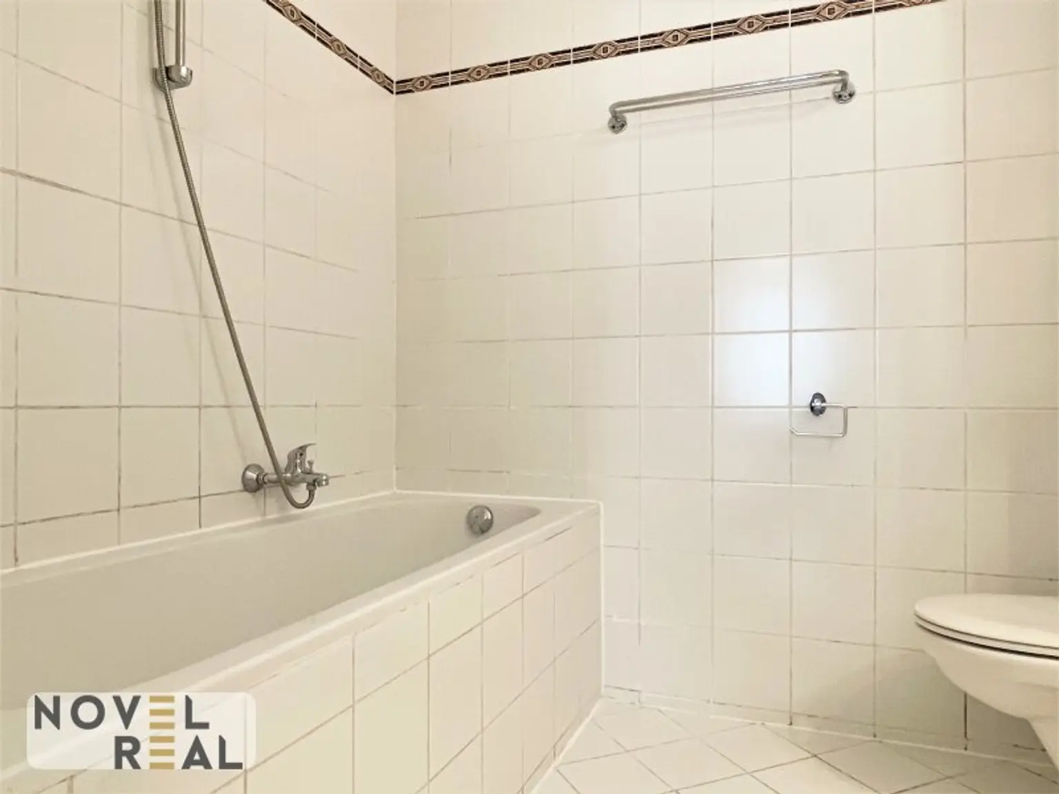 Charmante und lichtdurchflutete Wohnung mit Loggia!!!