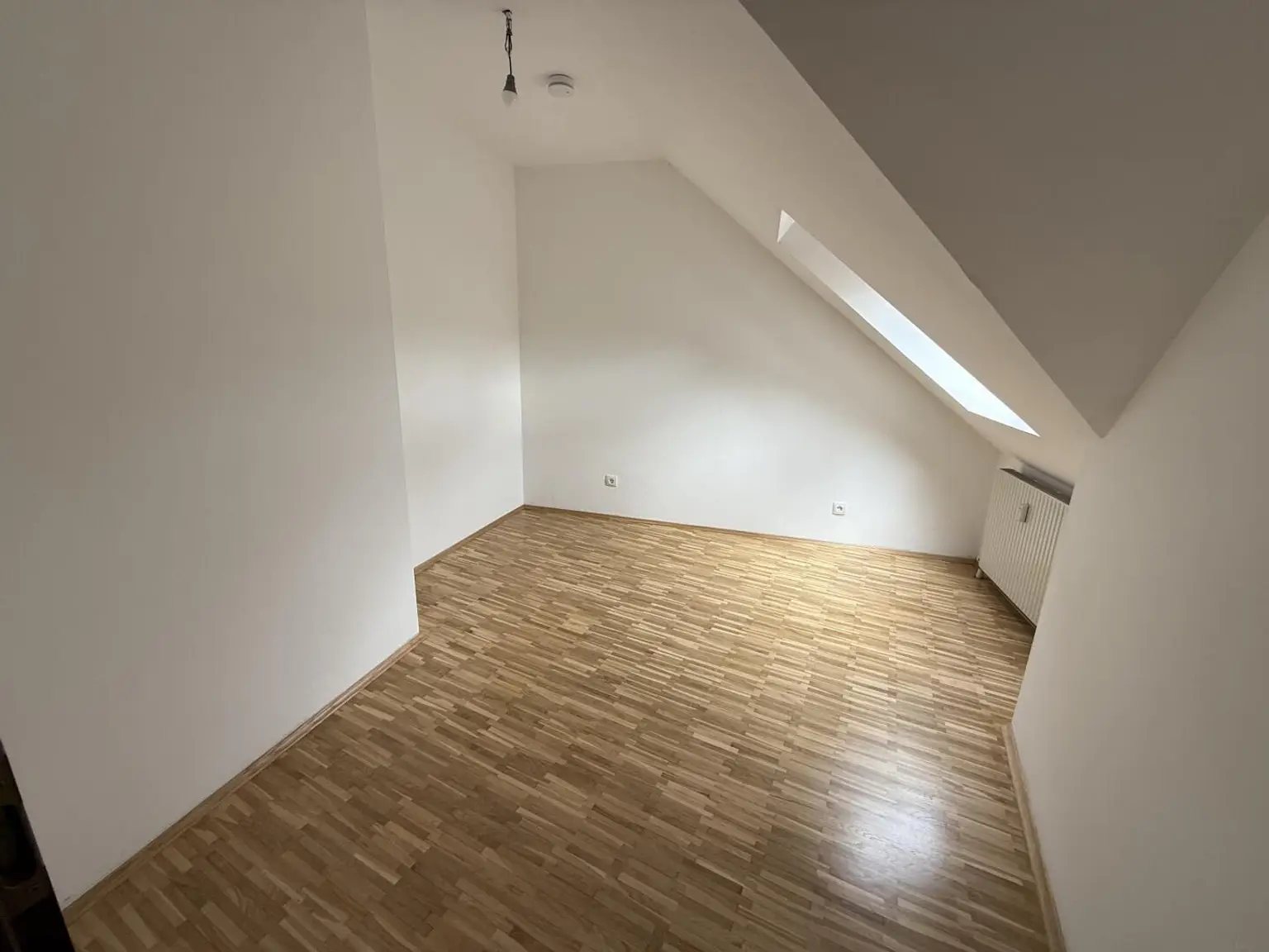 Deutschfeistritz, tolle 2-Zimmer-DG-Wohnung in ruhiger zentraler Lage zu beziehen