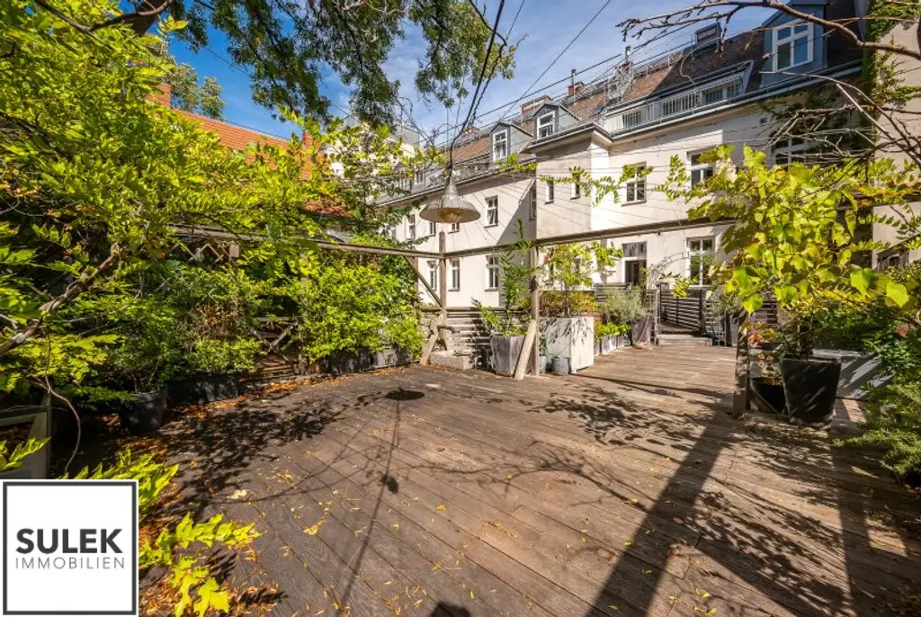Rarität in der Wehrgasse: großzügige, sanierte Altbauwohnung mit Terrasse ab 01/26 unbefristet mieten!