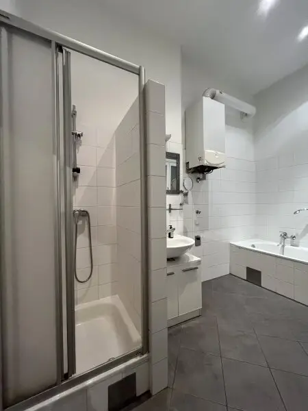 Großzügige 3-Zimmer Altbaumiete Nähe Naschmarkt!