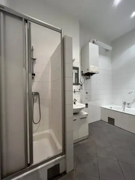 Großzügige 3-Zimmer Altbaumiete Nähe Naschmarkt!