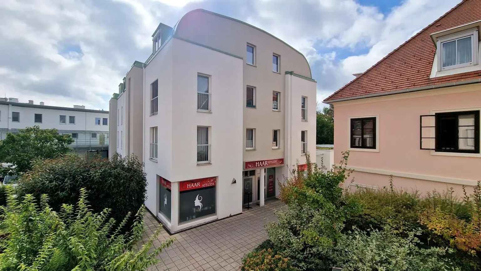 Stilvolle 2-Zimmer-Altbauwohnung im Zentrum – Erstbezug nach Generalsanierung!