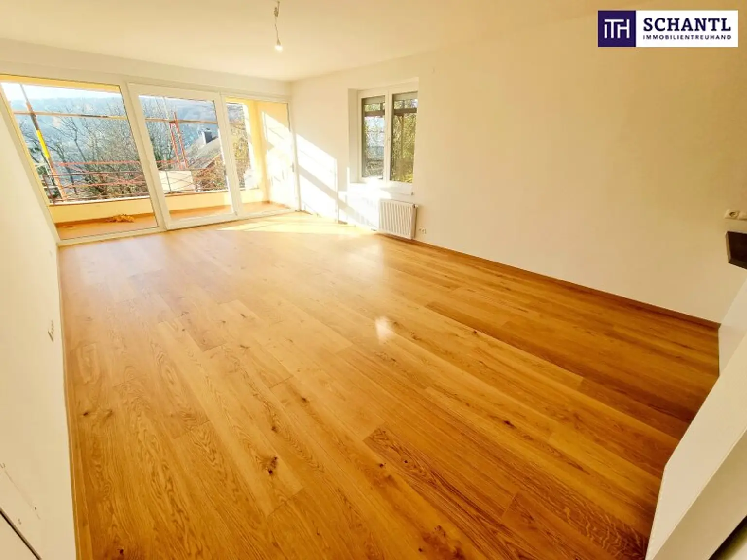 Ruheoase im Grünen! Sonnig. Saniert. Einfach super! Erstbezug mit Wohlfühlfaktor! 4 Zimmer + 2 Balkone + Garagenplatz + Hochwertige Einbauküche! Grün wohin das Auge reicht!