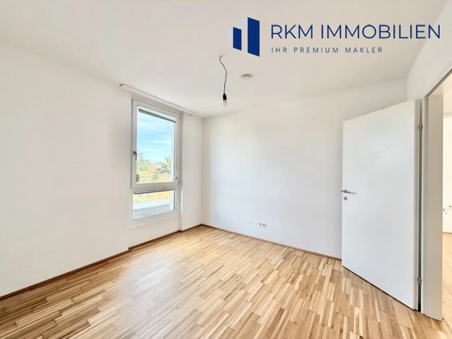 Helle 3-Zimmer-Dachgeschosswohnung mit Balkon in TOP Lage