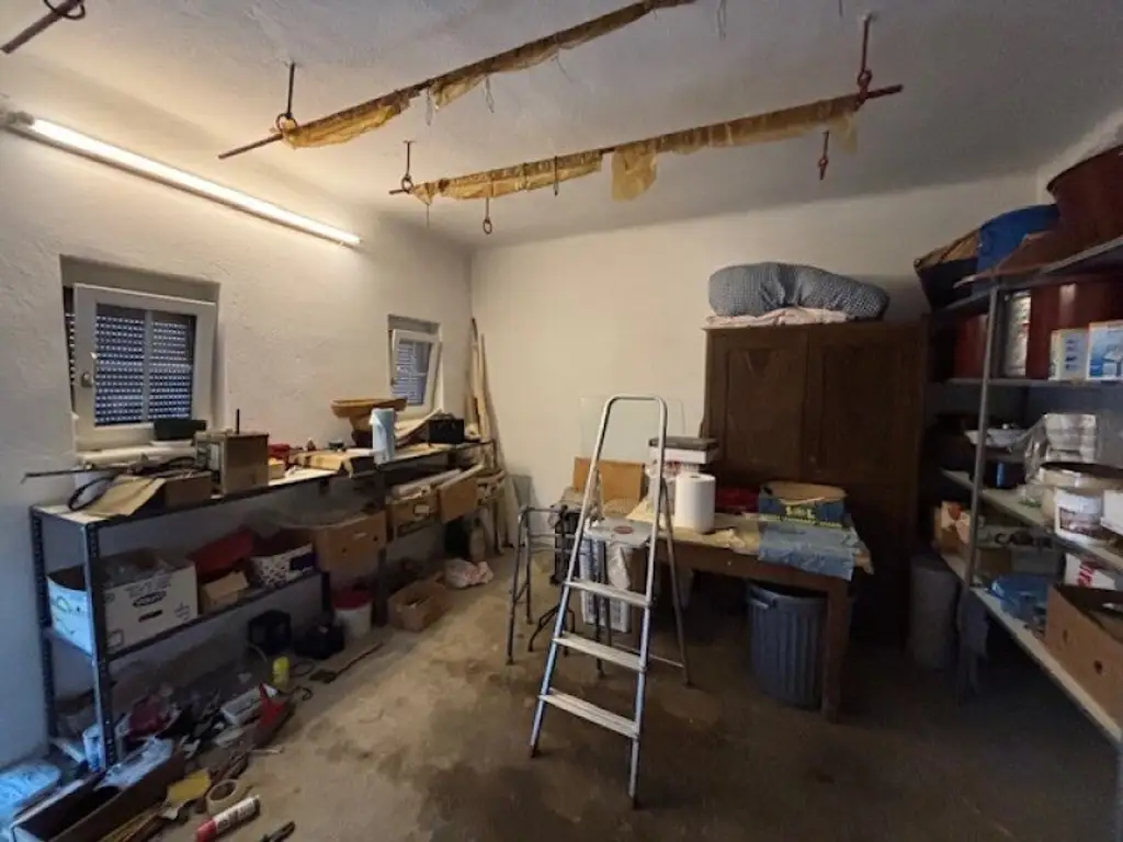 Größzügiges Zweifamilienhaus im Herzen von Breitenbrunn