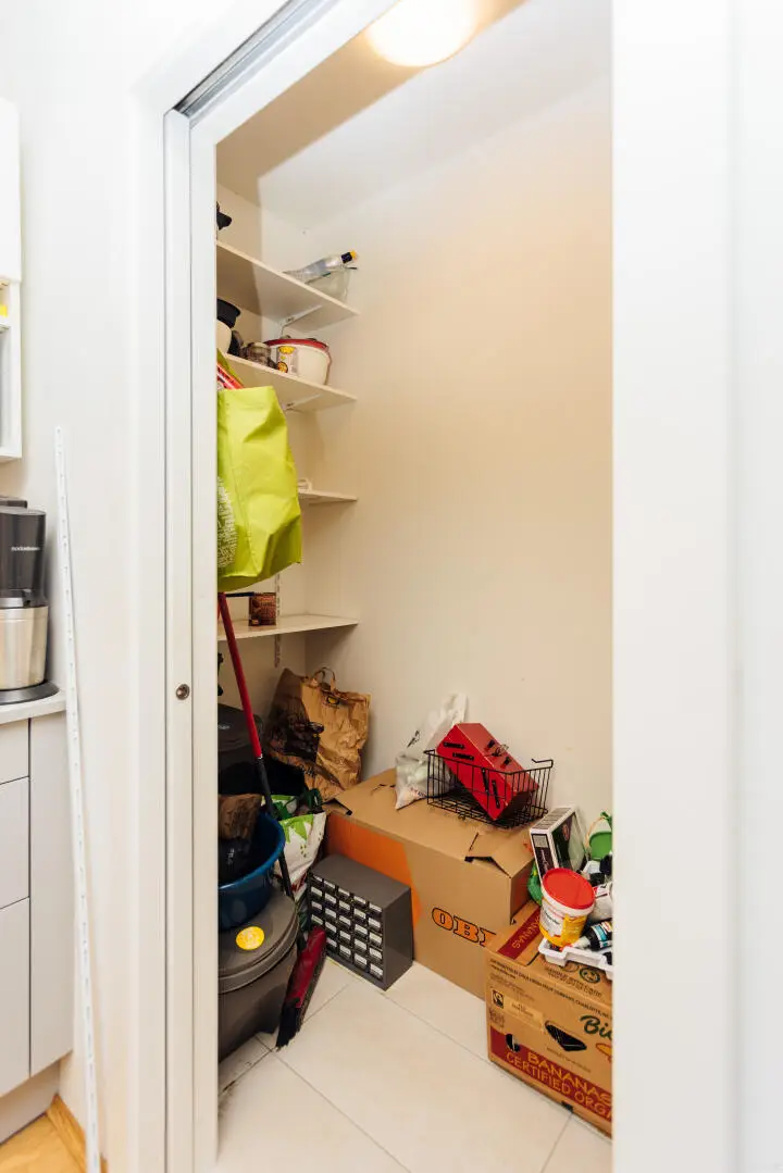 Moderne 2-Zimmer-Eigentumswohnung mit großem Balkon + Parkplatz + riesigem Kellerabteil