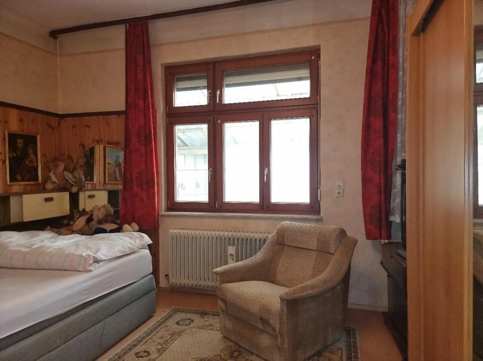 "Endstation Haus Desire"