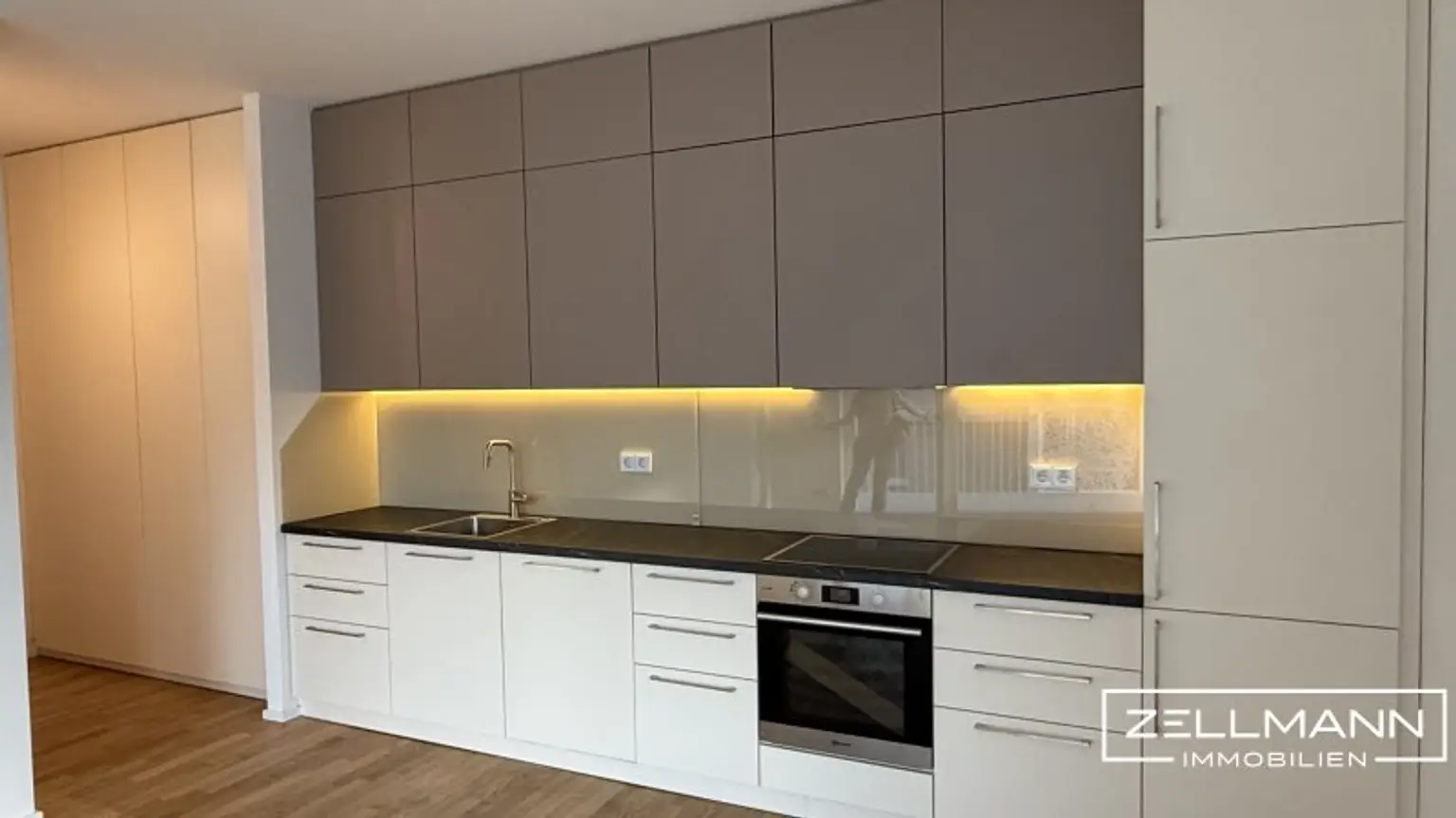 Rückzugsort über den Dächern – Erstbezug mit Loggia & Gemeinschaftsterrasse | ZELLMANN IMMOBILIEN