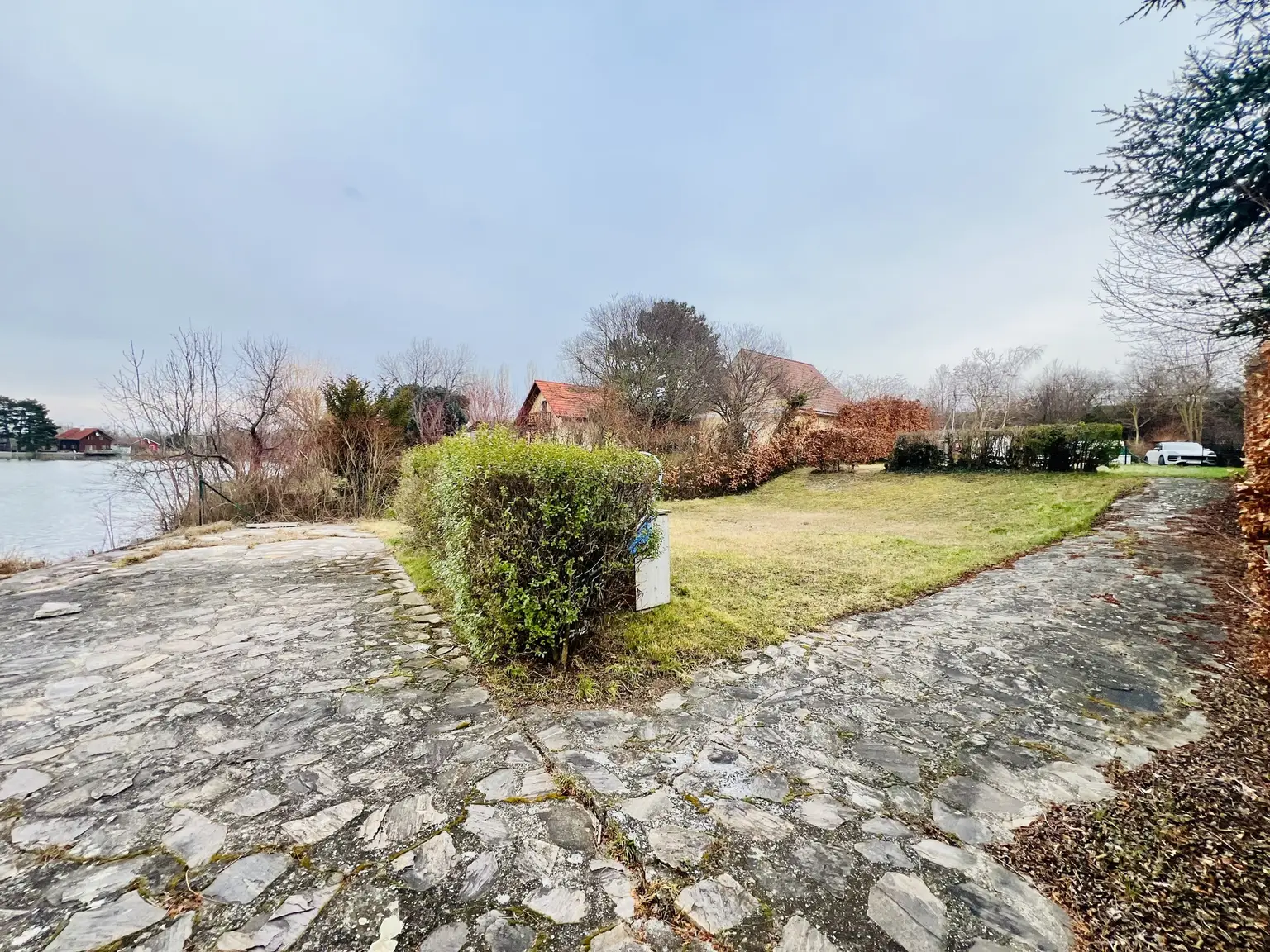 Top Seegrundstück in 2500 Baden