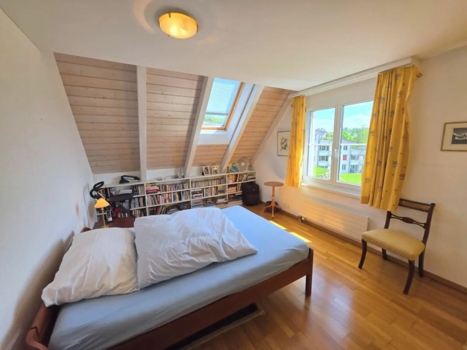 Dachgeschoss Wohnung mit wunderbarer Aussicht, an ruhiger, kinderfreundlicher Lage!