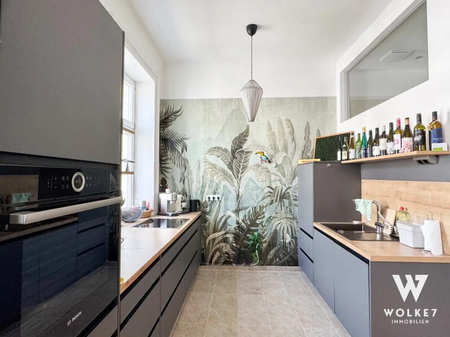 Stilvolles Wohnen in 1100 Wien – modernisierte 2-Zimmer-Wohnung mit Designküche & Blick ins Grüne I Nähe U1 Troststraße