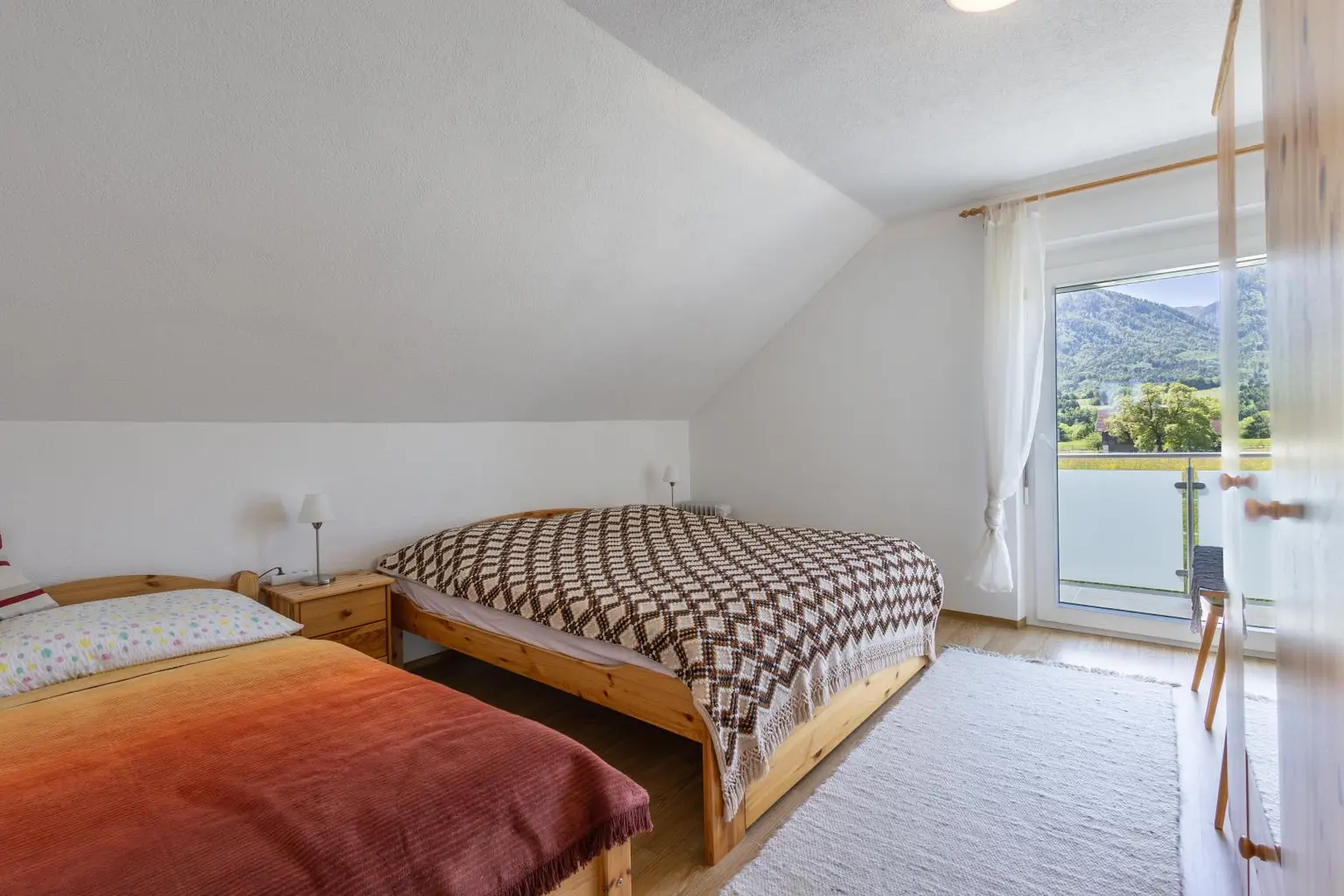 Zimmer 2 OG