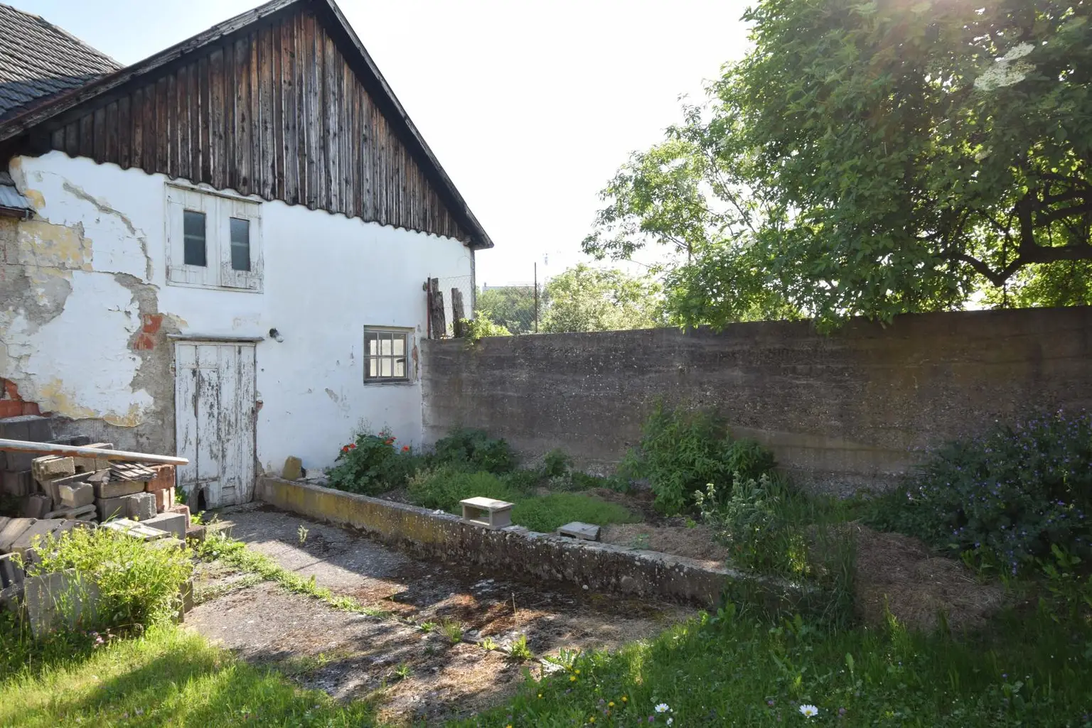 Hausrückseite