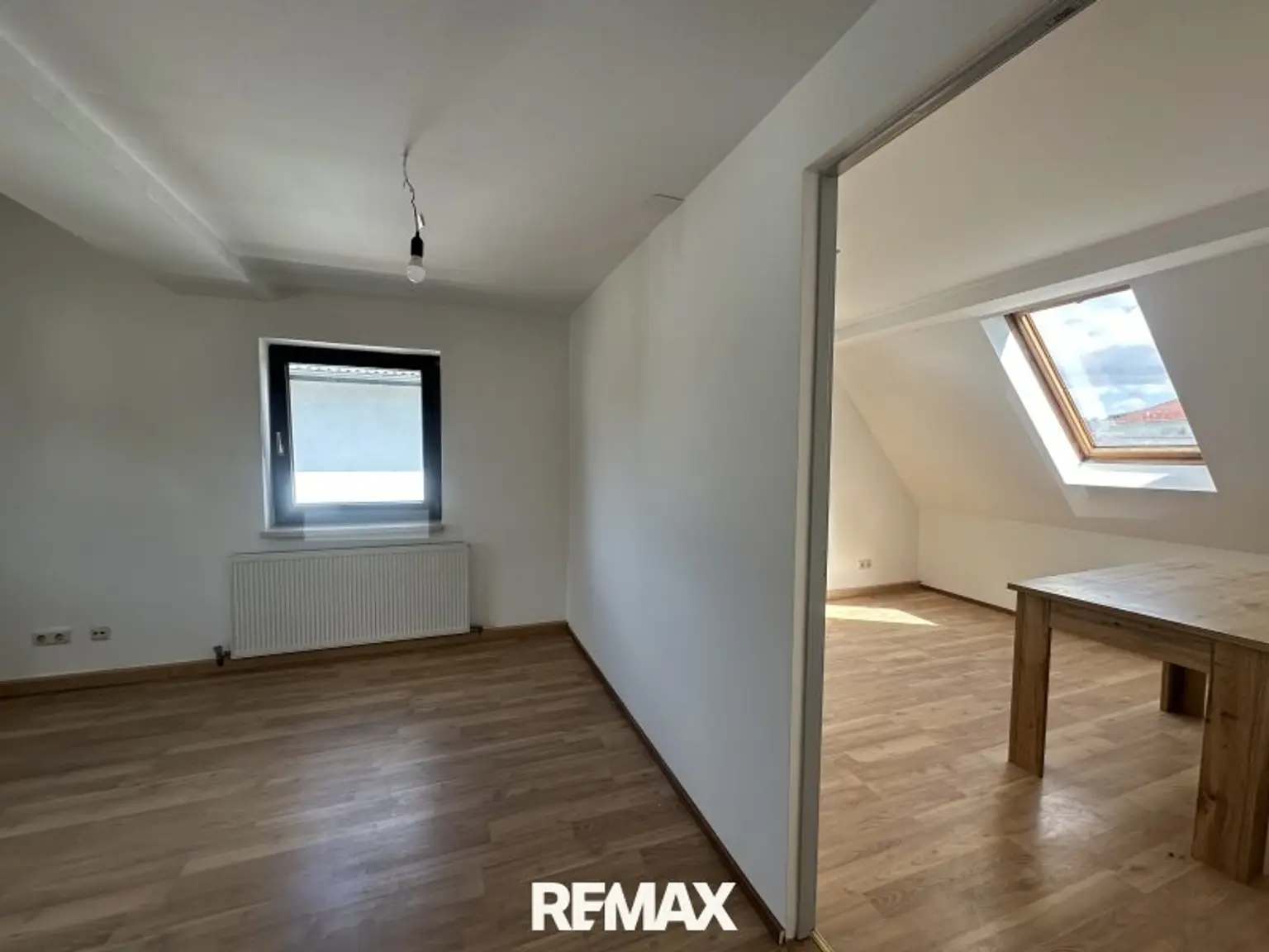 OG Wohnzimmer und Schlafzimmer oder Kinderzimmer
