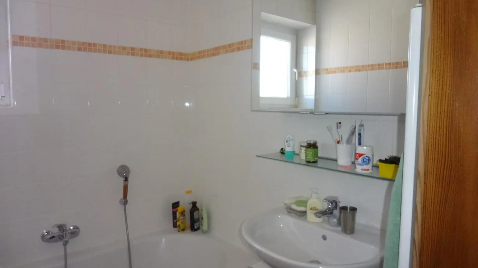 Einfamilienhaus mit vielen Zimmern in ruhiger Lage !