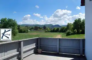 OG Balkon an Schlafzimmer und Küche