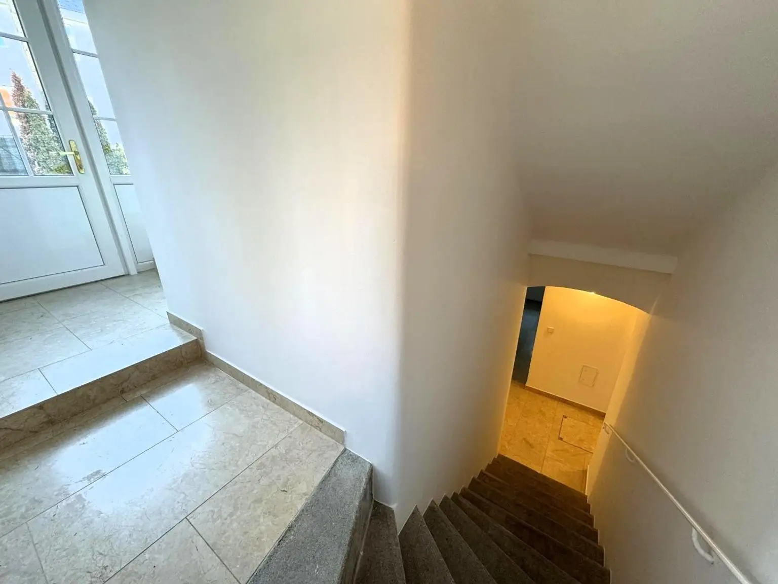 Charmante Alt-Patrizier Villa 3 Schlafzimmer, 4 Bäder + Wohnkeller // Charming old patrician villa, 3 bedrooms, 4 bathrooms + basement living area //