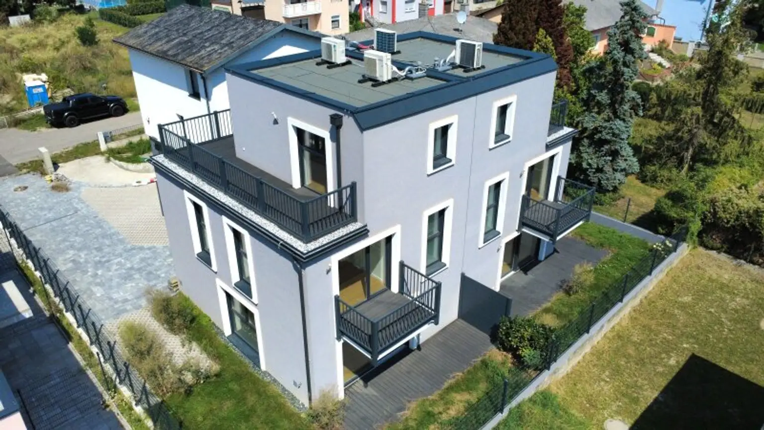 Schlüsselfertige Doppelhaushälfte mit Garten und Dachterrasse – Erstklassige Ausstattung und hochwertige Bauqualität